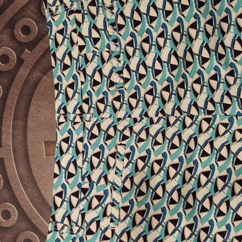 Crown And Ivy Woman Blue Beach Umbrella Print Summer Shorts - Picture 5 of 5